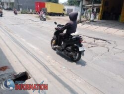 Breaking News, Para Pengguna Jalan R4 R2 Minta Kepada Dinas PUPR Propinsi Banten Perbaiki Ruas Jalan Raya Cisoka – Adiyasa Rusak Parah Dan Berlubang