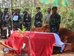 Dandim Pati Pimpin Pemakaman Secara Militer Almarhum Serma Didik Eko Cahyono 