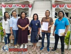 Istri Dari Salah Satu Anggota Komisi B DPRD Toba Bersama Kuasa Hukum Datangi Badan Kehormatan Dewan DPRD Toba.