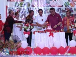 Bupati FDW Resmikan Gedung Posyandu Desa Pinamorongan