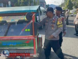 Gelar Jumat Berkah,Polres Sibolga Berbagi Bagi Nasi Kepada ,Warga