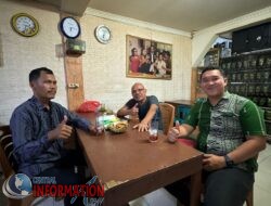 Saor Siagian Praktisi Hukum Ngopi Santai di Kedai Kopi Partukoan, Jadilah Pengacara yang Berjalan di Rel mu.