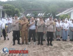 Kasat Binmas Polres Sibolga, Laksanakan Police Goes To School, Berikan Binluh kepada Pelajar.