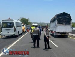 Mikrobus Pesantren dari jogja mengalami kecelakaan tunggal.