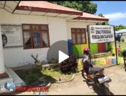 Waduh, Mobil Avanza Berslogan Pature Torus Torus Pature  Parkir di Halaman Dinas Pendidikan Toba!