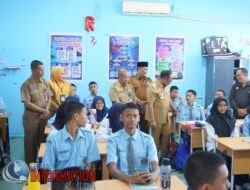 Pj Gubernur Riau Berkunjung Ke SMA N 8 Pekanbaru Secara Mendadak.