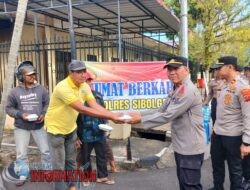 Jumat Berkah, Dilaksanakan Polres Sibolga Berbagi Sarapan Pagi Dengan Warga.