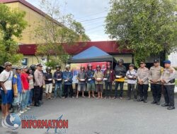 Dijalan Raya Polres Sibolga Laksanakan Jumat Berkah Bagi Nasi.