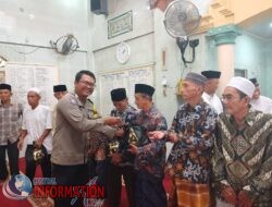 Dukung Pilkada Damai, Polres Sibolga, Laksanakan Jumat Curhat Di Masjid Al-Ishlah Sibolga.