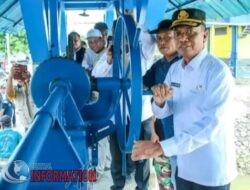 Lamongan Mulai Membuka Pintu Sluis Kuro Bengawan Solo untuk pengairan ke Bengawan jero.