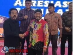 Bupati Tong Tong Beri Penghargaan Seniman dan Budayawan Lokal