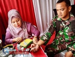 Babinsa dan anggota Pos pengamanan Nataru, menjalani Pemeriksaan Kesehatan yang dilakukan tim medis dari puskesmas Parombunan