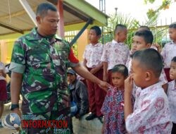 Babinsa Beri Arahahan Tentang Kedisiplinan Sejak Dini Kepada Anak Sekolah SD N Pandan 3