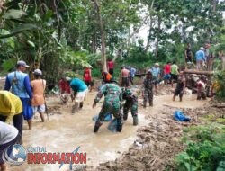 Tanggul Sungai Gandam  Desa Ngening , dua titik  Jebol.