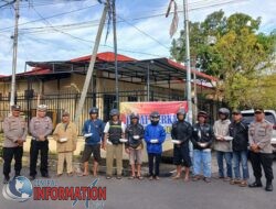 Waktunya Berbagi Jumat Berkah Polres Sibolga Bagi Nasi Kepada Warga Dijalan.