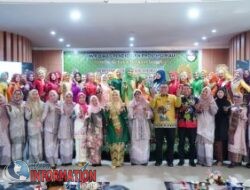DPW Dinas Pendidikan Provinsi Riau Gelar Fashion Show Kebaya Berkain Songket.
