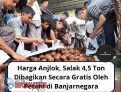 Lantaran Harga Salak Jatuh ,Dibagikan cuma cuma ke Warga