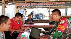 Babinsa 01/Barus Melaksanakan Komsos Bersama Guru SMP N 1 Sirandorung