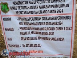 ADA APA DINAS PERKIM ? PEMBANGUNAN JALAN DI NGULAK 3 MALAH DI ALIHKAN BUAT COR LAPANGAN GEDUNG SERBAGUNA.