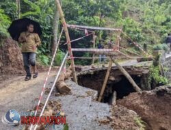 Jalan utama Dusun Semliro, Desa Rahtawu, Kecamatan Gebog, Kabupaten Kudus ambles, Jalan terputus