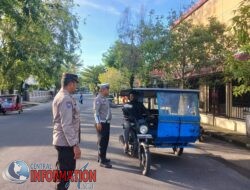 Dalam Rangka Jumat Berkah, Bagikan Nasi Kepada Warga, Dilaksanakan Polres Sibolga