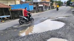 Hanya Beberapa Bulan Diperbaiki, Jalinteng di Sanga Desa Ini Sudah Kembali Rusak