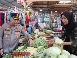 Kapolres  datangi  Pasar Kota Agung Cek Harga Bahan Pokok