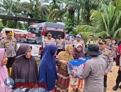 WAKAPOLDA RIAU KUNJUNGI WARGA TERDAMPAK BANJIR DI 3 DESA KABUPATEN KAMPAR