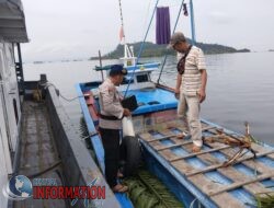 Polres Sibolga Laksanakan Patroli Dialogis Di Perairan Sibolga Sambangi Warga