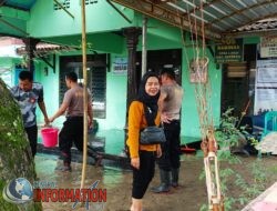 Sengkuyung Bareng Bersih Lumpur Pasca Banjir Bandang Patebon Kendal  Selasa 21 Januari 2025 Pemerintah bersama Masyarakat.