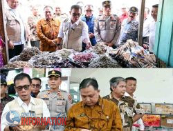 Bupati Tapteng, Sidak Pasar Tradisional Dan Modern, Pastikan Harga Stabil Jelang Idul Fitri