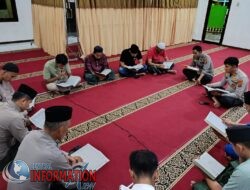 Polres Sibolga Bersama Warga Laksanakan Sholat Taraweh Dan Tadarus Bersama