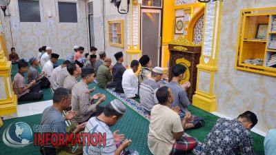 Polsek Sibolga Selatan Laksanakan Sholat Taraweh Dan Tadarus Bersama Warga