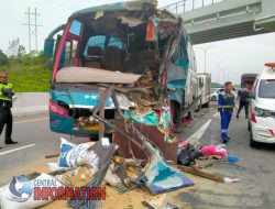 Kecelakaan Maut Di Tol Dumai, Menuju Pekanbaru Sopir Bus Kabur, Satu Orang Penumpang Tewas.