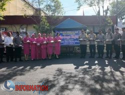 Jelang Buka Puasa Kapolres Sibolga Dan Personil Polres Sibolga Bagi Takjil Dijalan