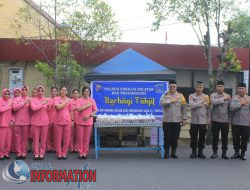 Kapolres Sibolga Dan Bhayangkari Berbagi Rejeki, Bagikan Takjil Kepada Warga