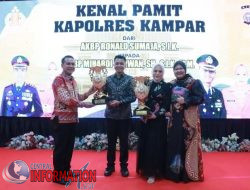 Pisah Sambut Kapolres Kampar, AKBP Ronald Sumaja Dengan AKBP Mihardi Mirwan.