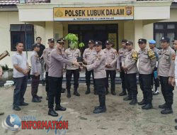 Kapolres Siak Beri Kado Unik: Bibit Pohon untuk Personil yang Berulang Tahun