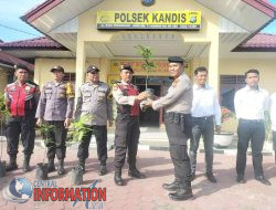 Kapolres Siak Kembali Beri Kado Unik: Bibit Pohon untuk Personel yang Berulang Tahun, Simbol Kepedulian terhadap Alam