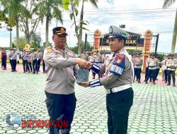 Kapolres Siak Kembali Beri Kado Unik: Bibit Pohon untuk Personel yang Berulang Tahun, Simbol Kepedulian terhadap Alam