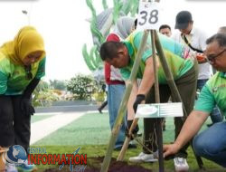 Wali Kota Pagar Alam Dan Kepala Daerah.AnggotaAPEKSI Tanam Pohon Di Taman Surabaya