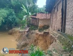 Banjir Bandang Menerjang Di Desa Karangwotan ,Rumah Hampir Hanyut Terbawa Arus,