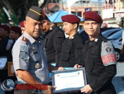Lapas Kelas IIA Pekanbaru Gelar Apel Pagi Sekaligus Berikan Penghargaan Kepada Pegawai Berprestasi