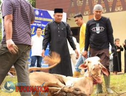 Polsek Tualang Hadirkan Kepedulian Lewat Bantuan Sembako di Kampung Pinang Sebatang Barat di Hari Raya Idul Adha