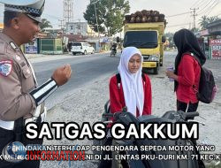 Satgas Gakkum Polres Siak Tertibkan Pelanggar Lalu Lintas Secara Tegas dan Humanis di Kandis dalam Rangka Ops Patuh LK 2025