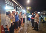 Hujan Deras Tak Surutkan Semangat Kapolsek Tualang Sambangi Pos Kamling, Wujudkan Harkamtibmas