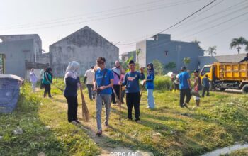 Pemerintah Kecamatan Solear Gelar Korve Bersih Lingkungan di Lokasi Binwil dan Jalan Adiyasa Desa Cikuya